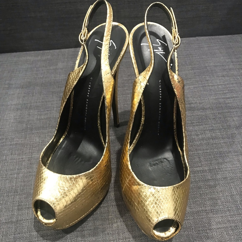 Giuseppe Zanotti Gold heels